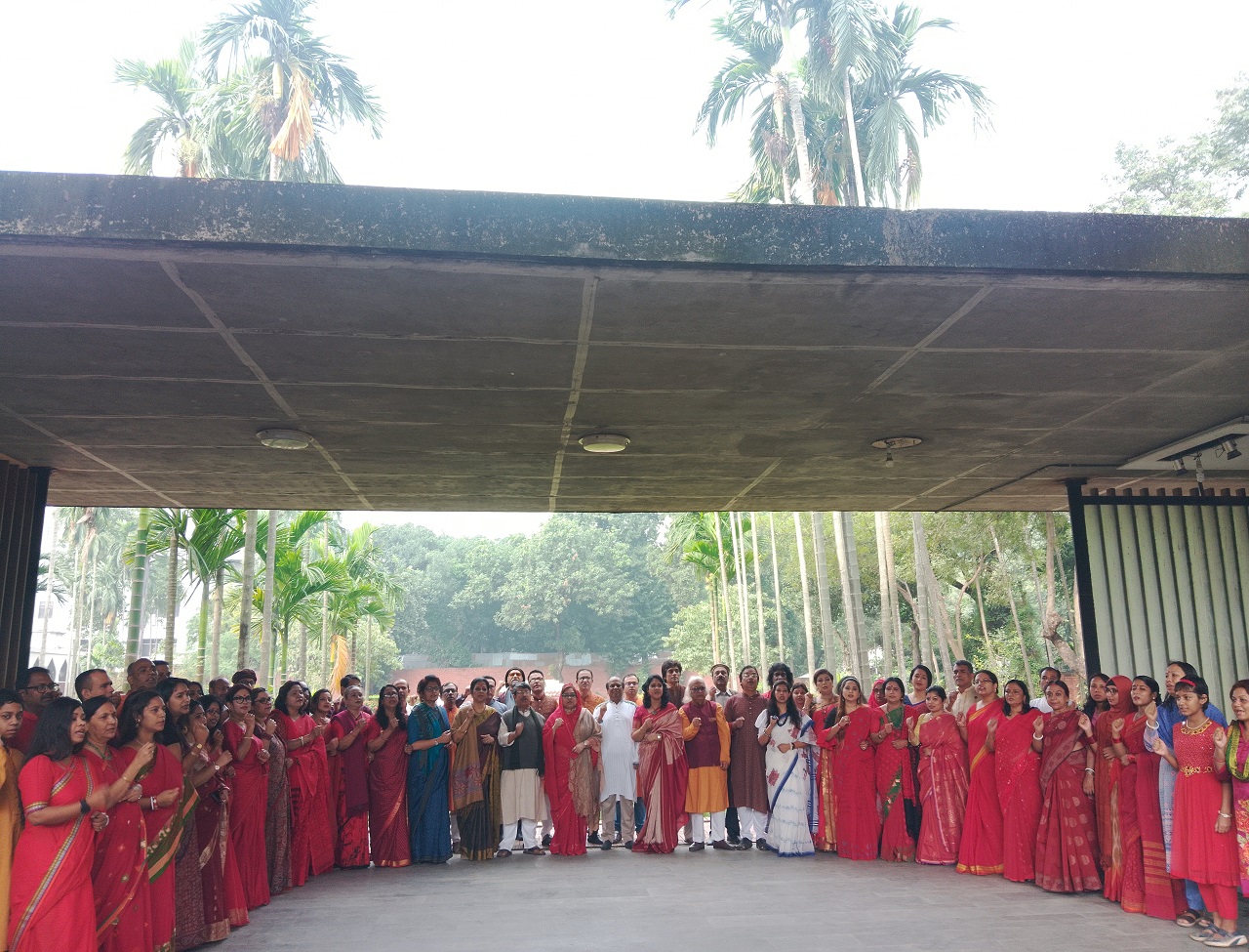 শুদ্ধ বাণী ও সুরে "কারার ঐ লৌহকপাট" গানের জন্য  ভিডিও চিত্র ধারণ